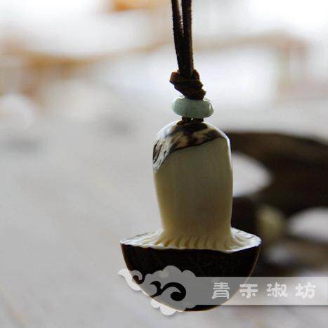 『 青禾淑坊 』森林系手工雕刻蘑菇吊坠 {哇} 森女可爱毛衣链项链