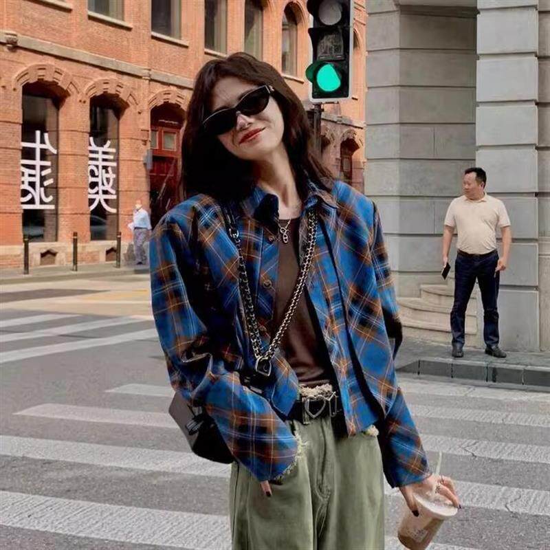 高级感复古蓝色短款垫肩格子小众设计感新款宽松休闲衬衫外套女