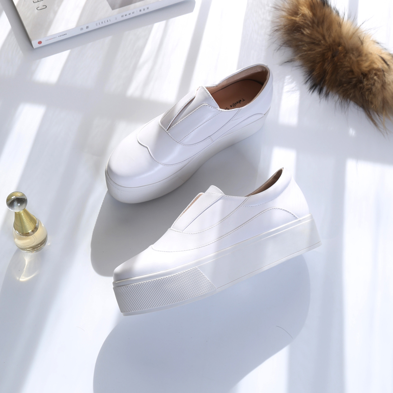 2021春季明星同款厚底平跟小白鞋