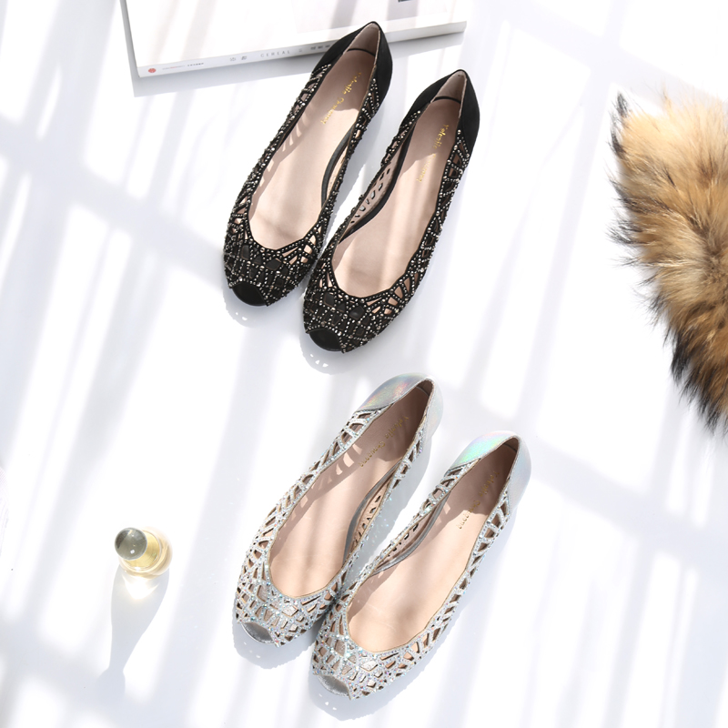 时尚水钻平跟浅口镂空鱼嘴凉鞋