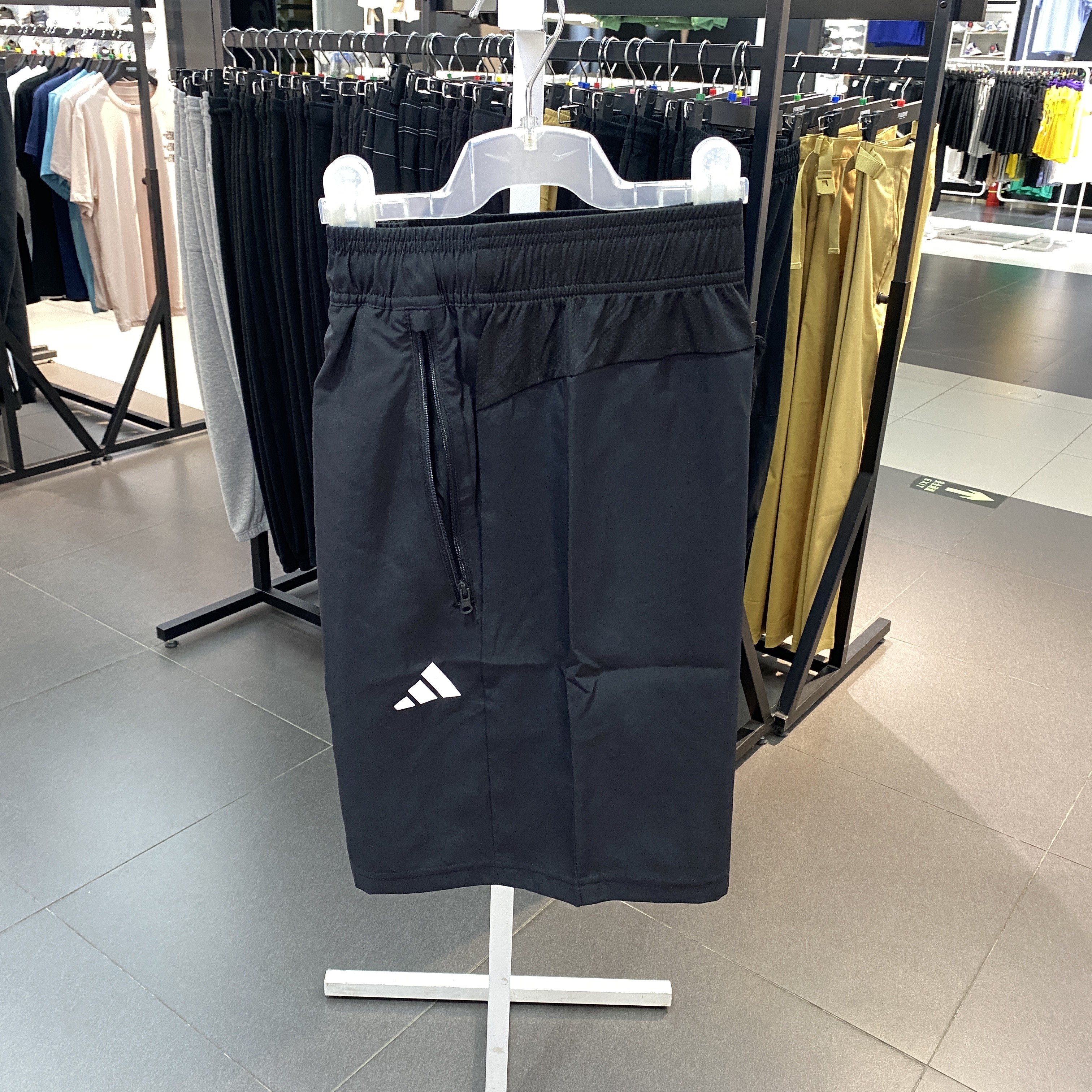 正品阿迪达斯男裤2024夏新款百搭速干梭织运动健身短裤IC6976