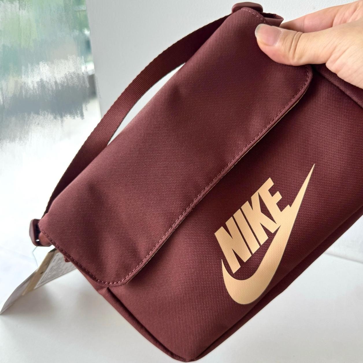 单肩包运动健身跑步训练