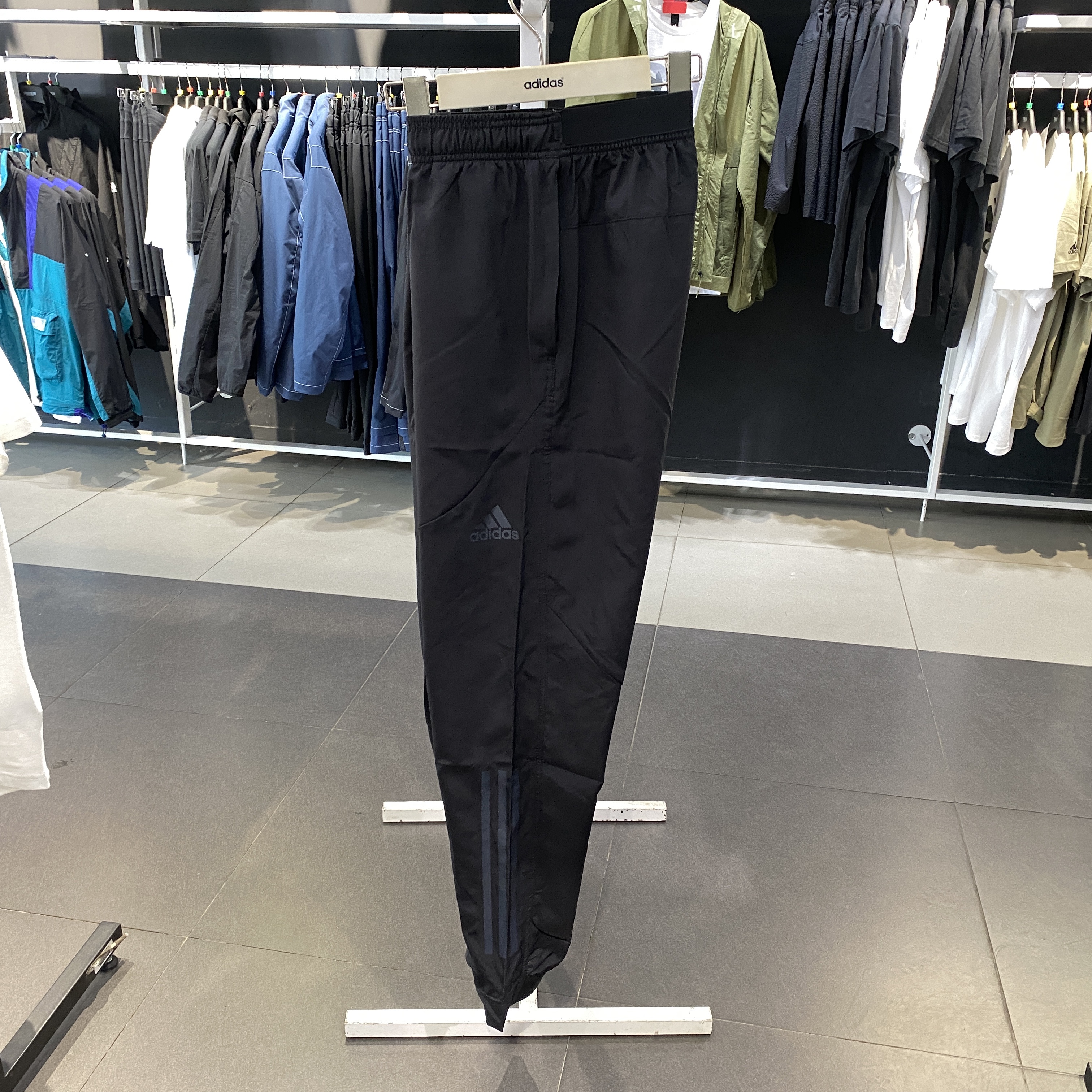 正品阿迪达斯男裤2023夏秋新款休闲跑步速干梭织运动长裤HF8985