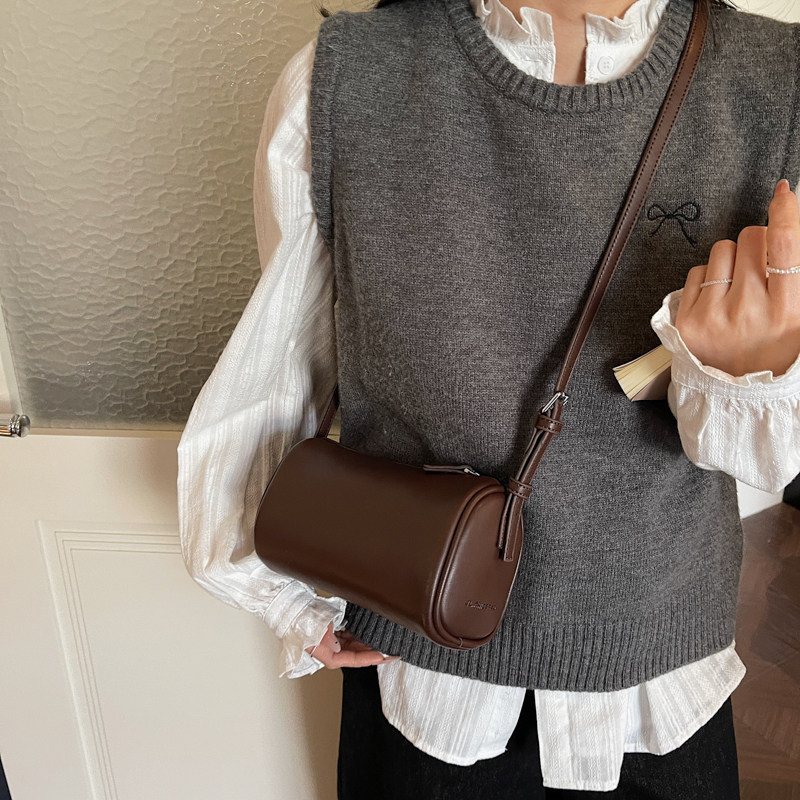 美拉德圆筒包女2026新款百搭时尚单肩斜挎小方包单肩斜挎包潮简约,箱包皮具/热销女包/男包,小方包,淘宝优惠券,粉丝福利购,淘宝优惠卷