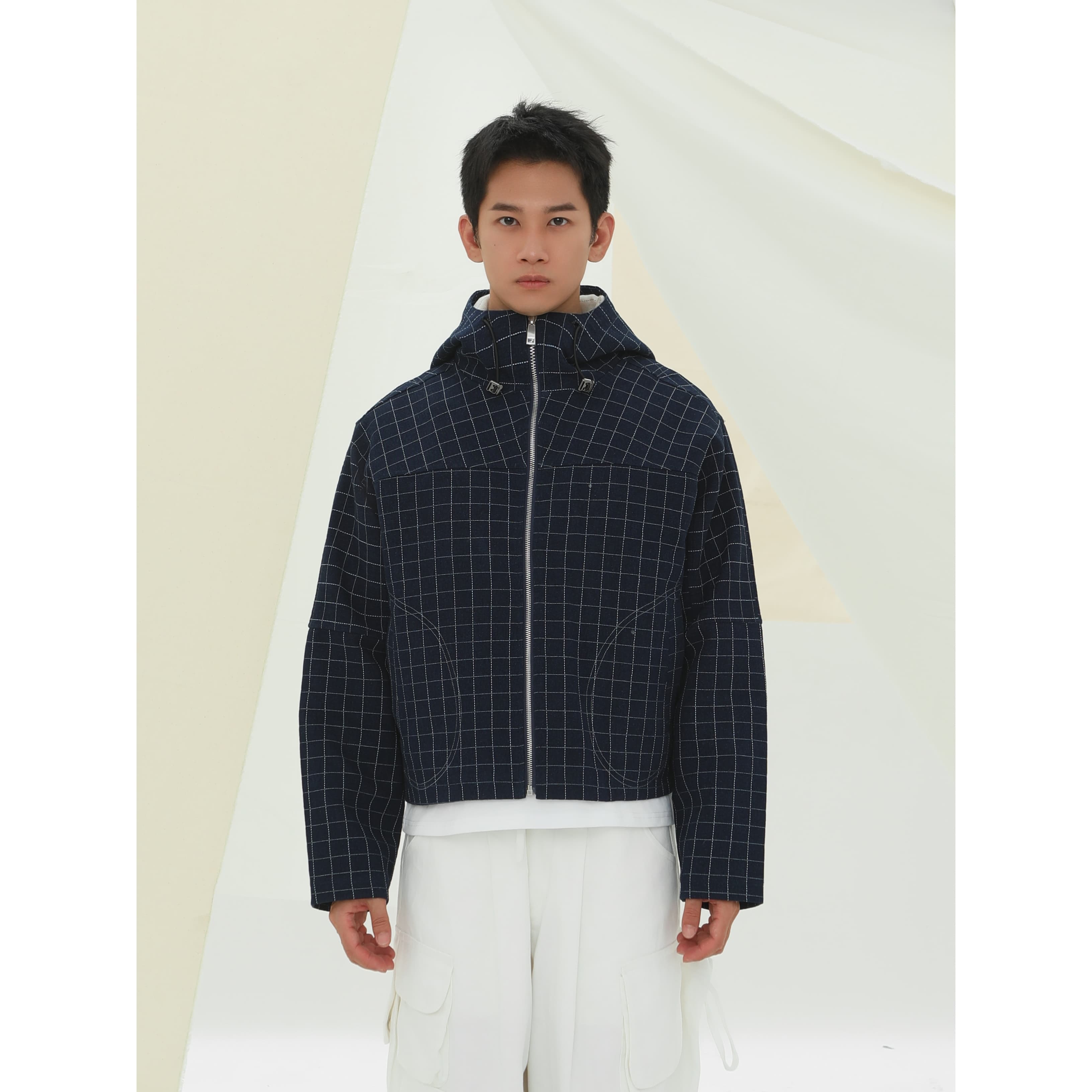 e秋季新款黑色经典格纹短款外套