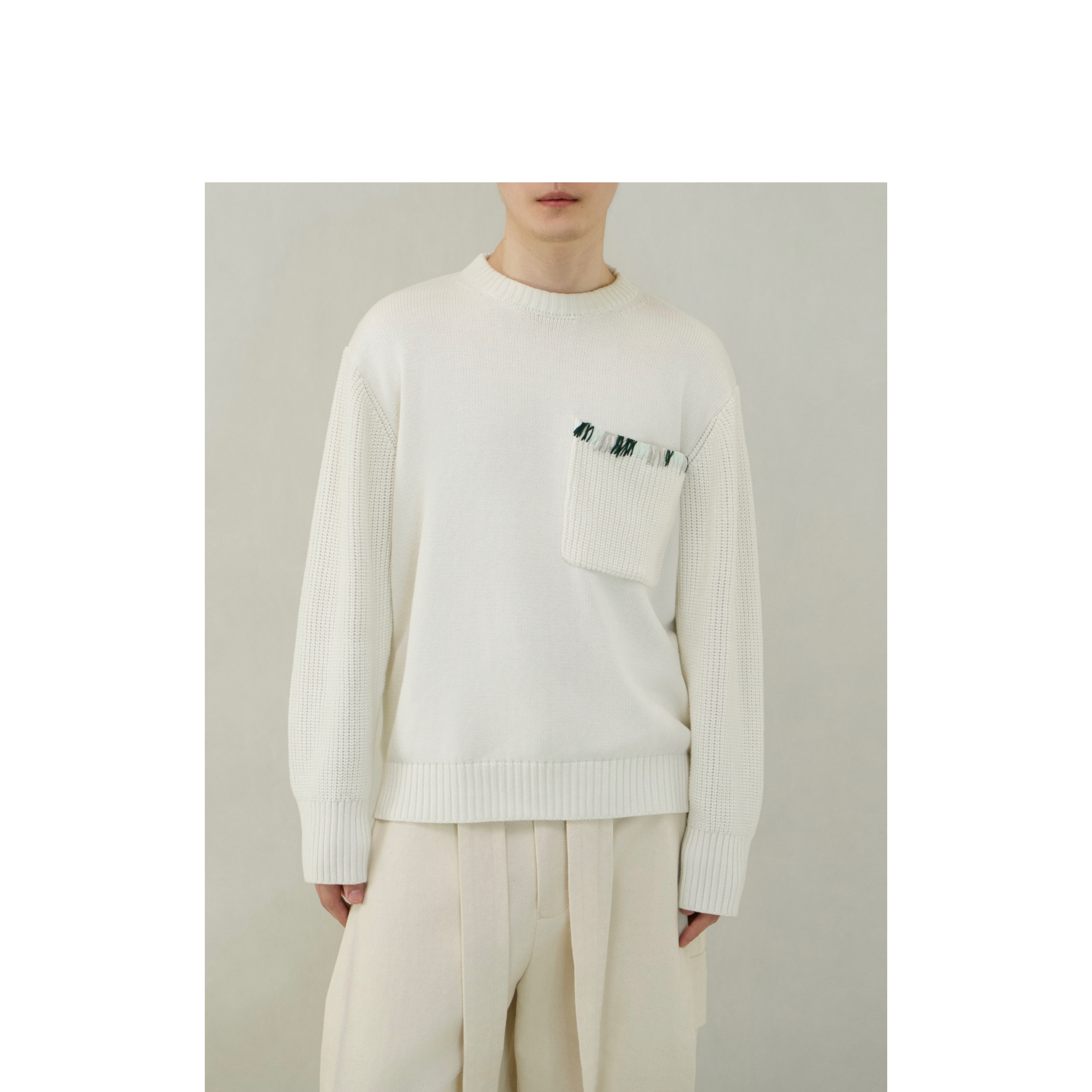 YOWSAH 彩色手工编织胸袋粗细针拼接圆领套头针织毛衣 米白色