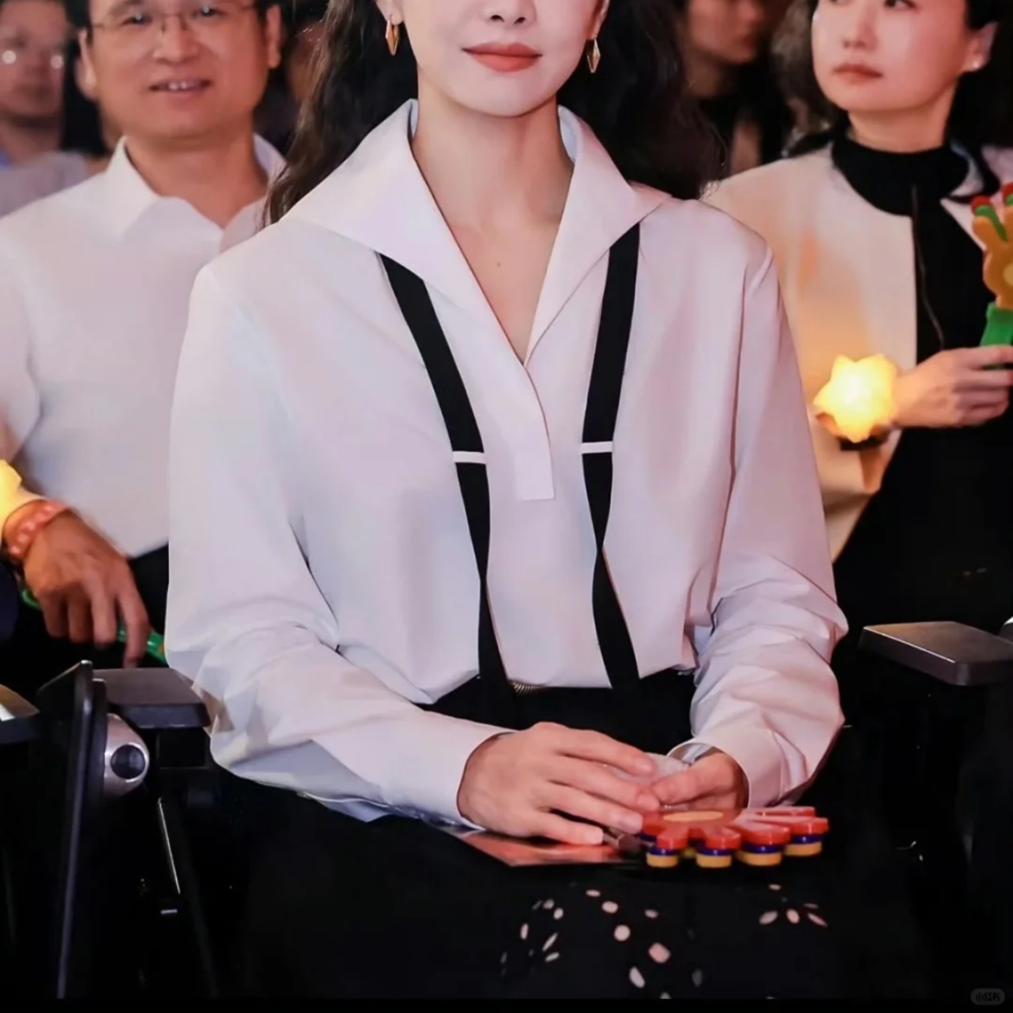 宋茜沈梦辰同款飘带长袖白衬衫