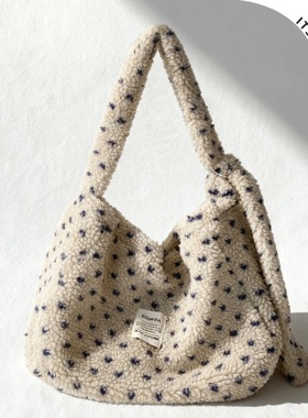 ITSOUMEI2025新款秋冬毛绒波点单肩包女百搭毛茸茸腋下单肩托特包