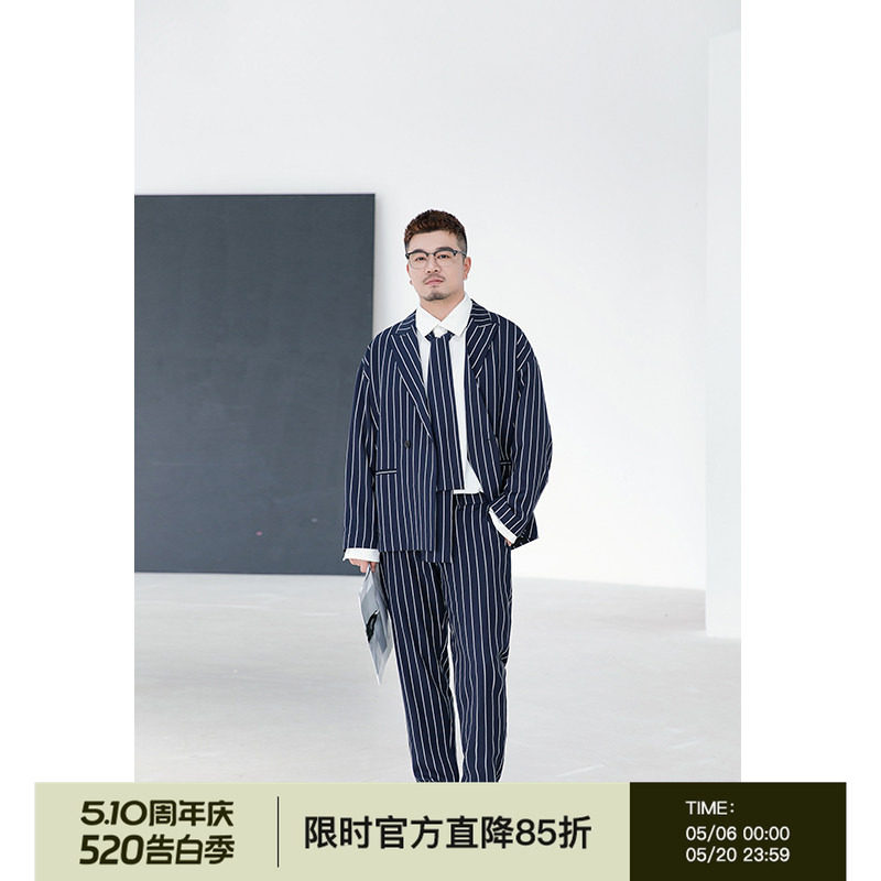 韦恩泽维尔加肥加大戗驳领落肩H型条纹薄款大码西装男送领带7504