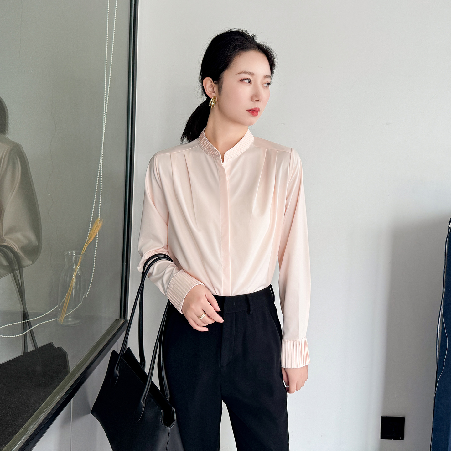 2025秋季新款气质长袖立领衬衫女洋气时尚百搭显瘦设计感小众上衣