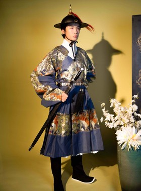 汉服出租重回汉唐蓝色墨羽明制曳撒琵琶织金仿妆花飞鱼服伴郎服