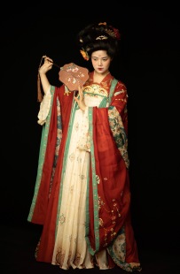 汉服出租重回汉唐花想容颜绣花唐制齐胸儒裙婚服写真舞蹈服新娘服