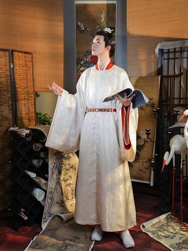 宋制白色圆领袍汉服君陈暗花缎
