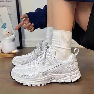 NIKE耐克官方正品女鞋VOMERO春季新款运动鞋缓震耐磨网面鞋跑步鞋