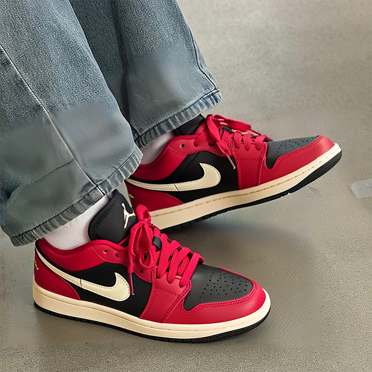 NIKE耐克女鞋官方正品air jordan 1运动休闲鞋2026新款红色篮球鞋