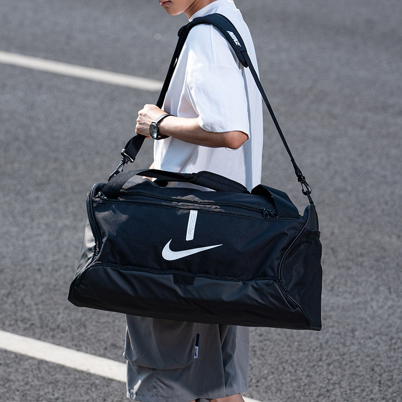 NIKE耐克官方正品2026新款大容量多口袋行李包单肩包CU8090-010