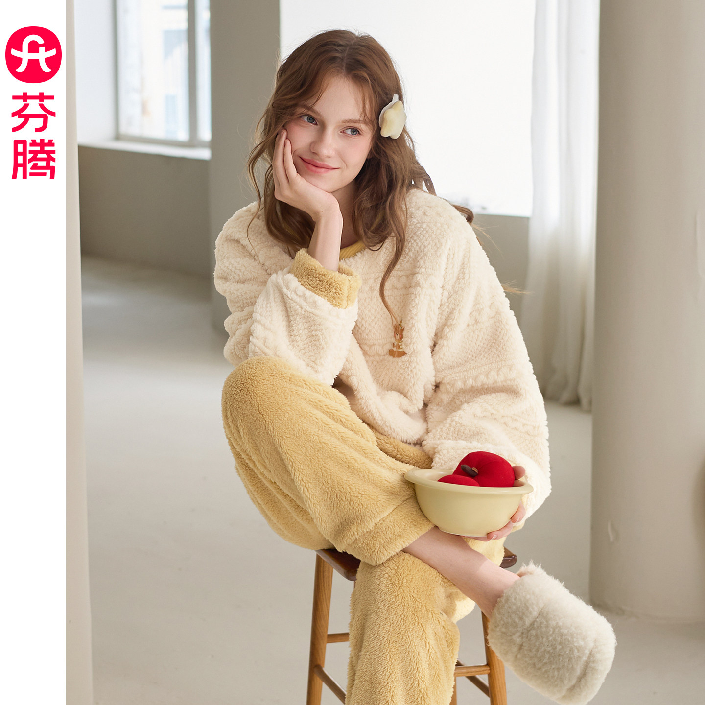 芬腾情侣珊瑚绒睡衣秋冬季新款女士加绒加厚圆领家居服男宽松套装