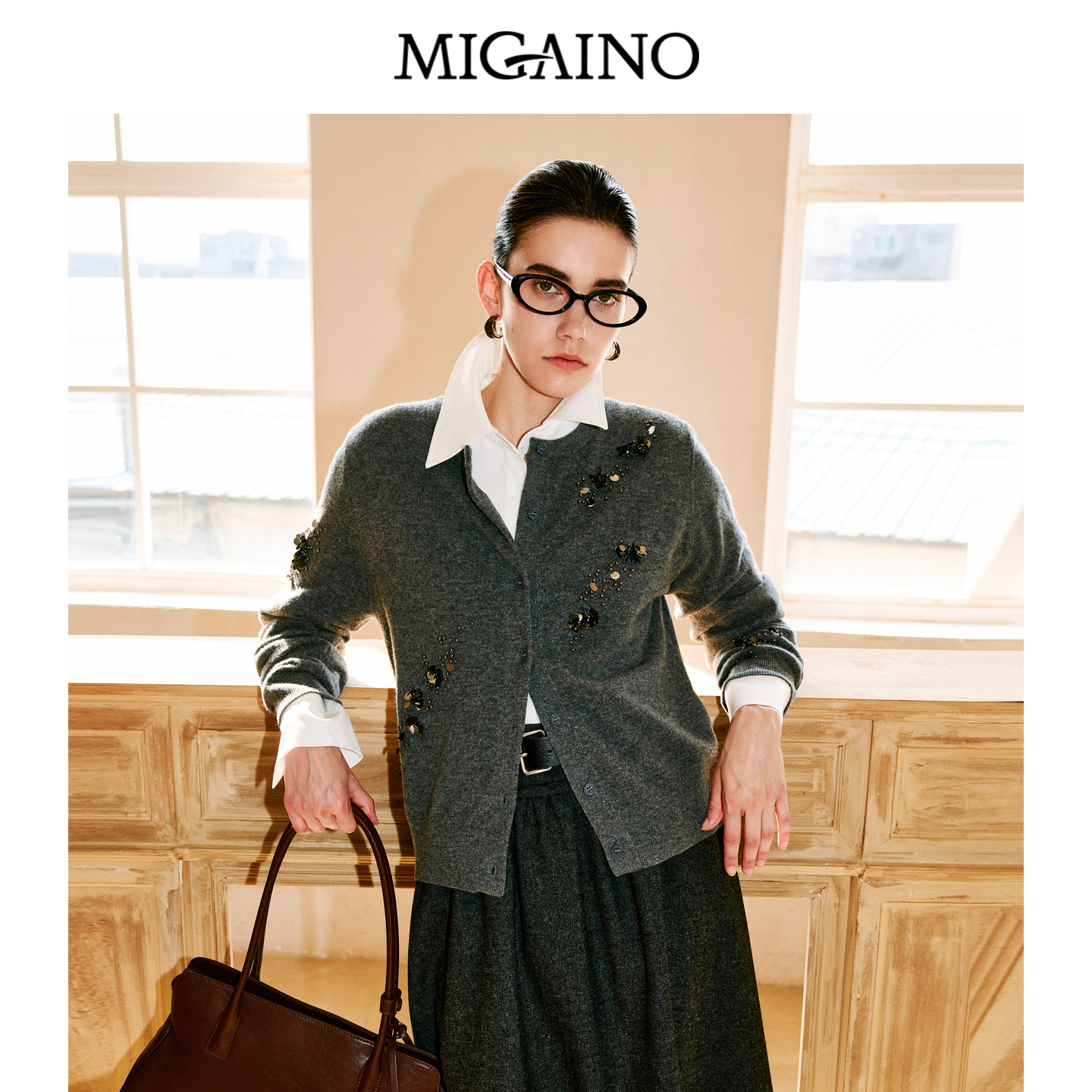 Migaino曼娅奴女装秋冬新款设计感钉珠亮片优雅针织开衫MP42JK220