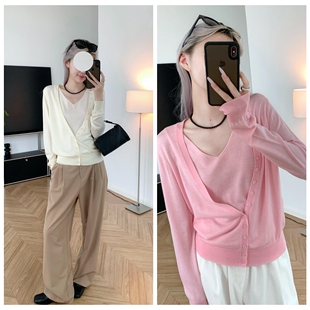 层次感叠穿两件套 25早秋羊毛混纺薄款V领背心+多扣开衫针织套装