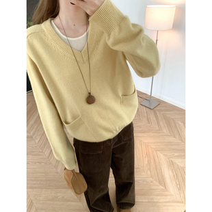 越看越喜欢 经典马鞍肩V领针织衫双口袋毛衣长袖软糯羊毛打底上衣