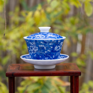 景德镇画堂春陶瓷冰梅三才盖碗青花瓷釉下彩手工手绘高温烧制茶具