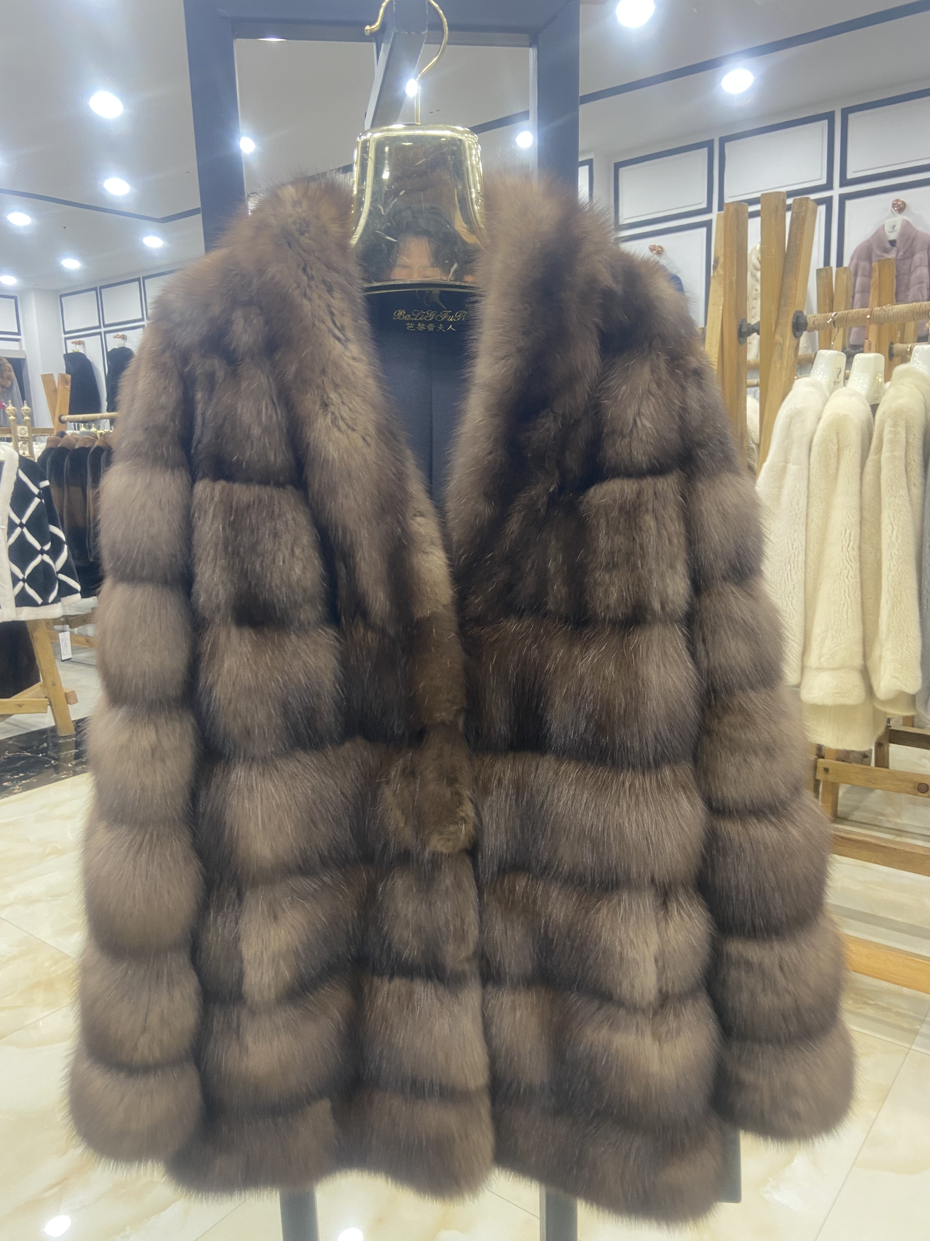 2025新款进口天鹅绒级别紫貂满天星v领横排中长款水貂皮草外套