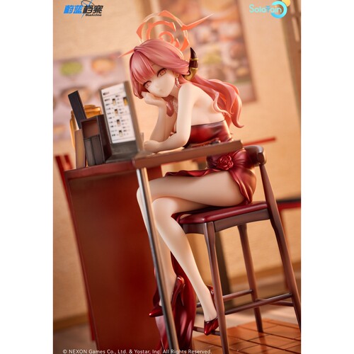 爱露（礼服）纪念大厅版女雕