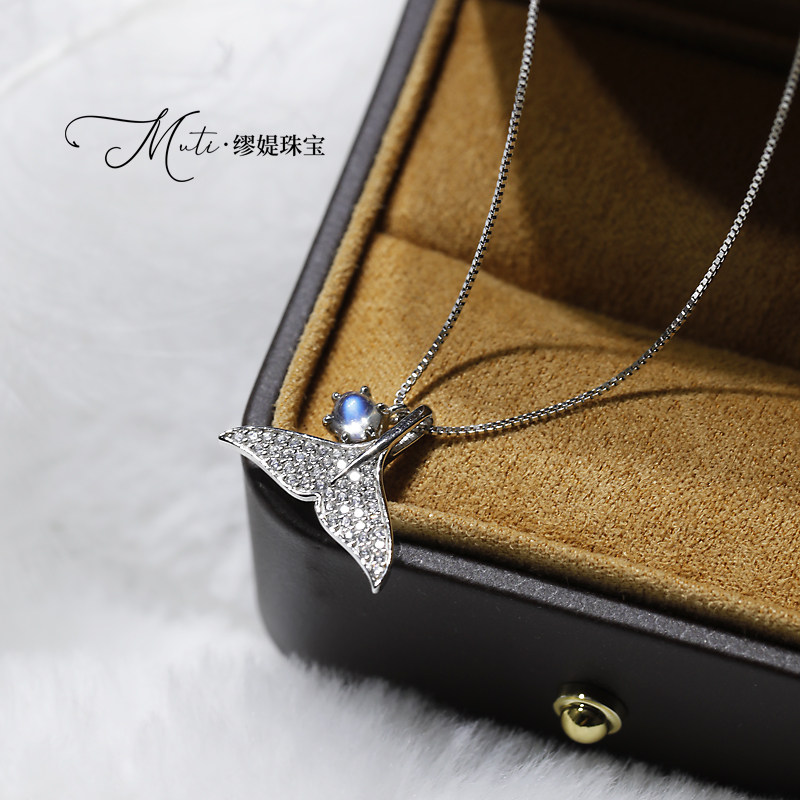 缪媞珠宝女天然月光石
