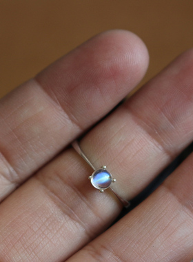 天然斯里兰卡月光石戒指 强光  戒指 四爪s925纯银戒指镀K金 女款