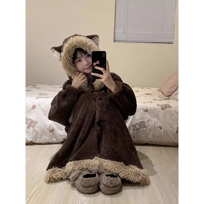 可爱小熊猫连帽珊瑚绒睡衣女冬季新款加厚保暖大码长款睡袍