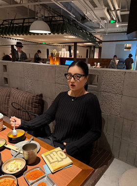 铅笔小鑫大码女装高智感显瘦气质休闲格纹肌理感亲肤显瘦上衣