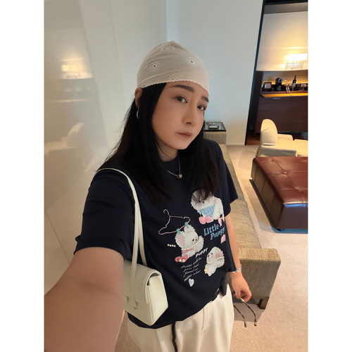 铅笔小鑫大码女装趣味小狗卡通印花珍珠装饰大码T恤