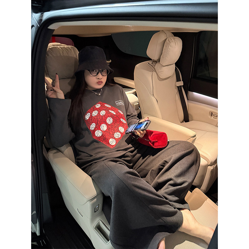 铅笔小鑫大码女装撞色骰子印花宽松时髦感慵懒长袖T恤,女装/女士精品,大码内搭,淘宝优惠券,粉丝福利购,淘宝优惠卷