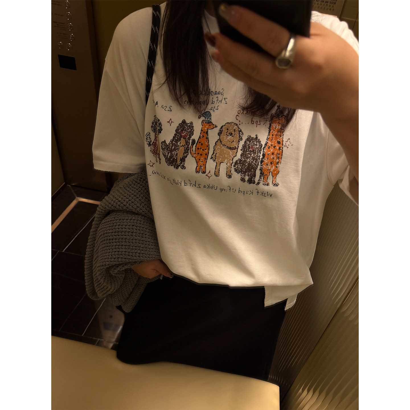 铅笔小鑫大码女装落肩减龄趣味卡通动物印花显瘦T恤图片