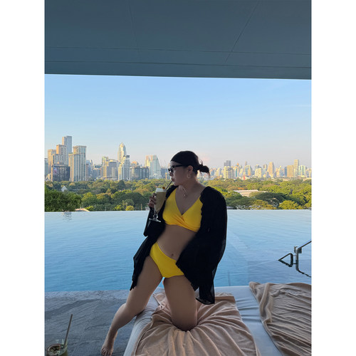 铅笔小鑫大码女装超绝比例显白比基尼三角杯分体泳衣