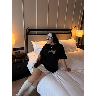 铅笔小鑫大码女装 卡通图案吸睛显瘦印花宽松显瘦大码T恤