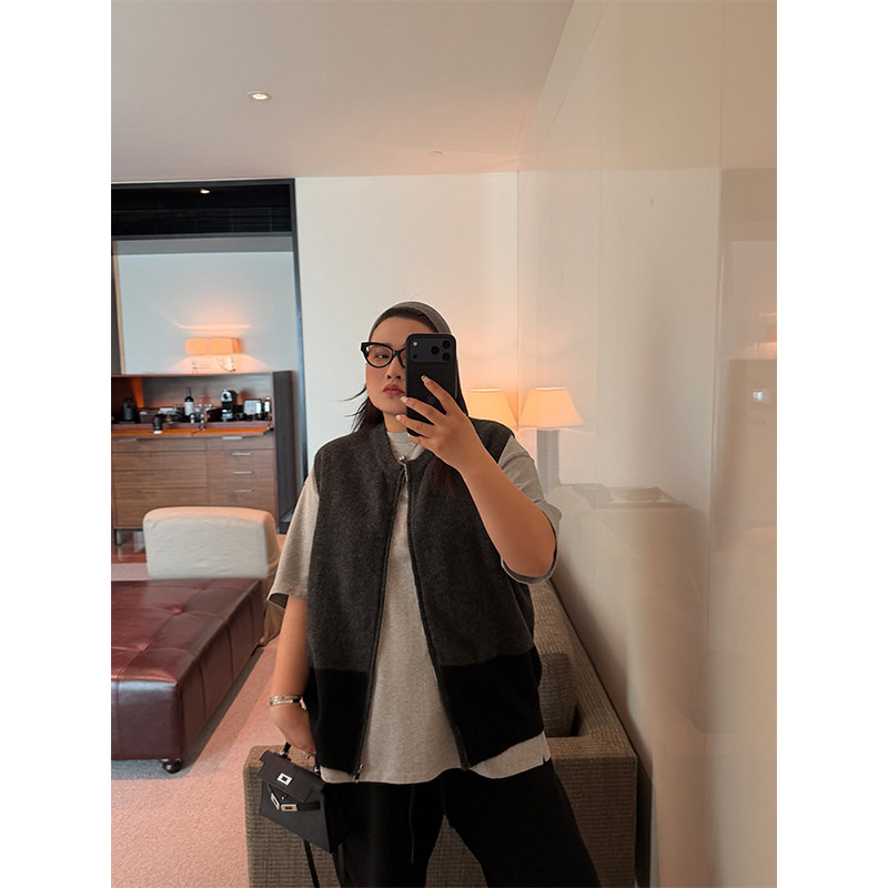 铅笔小鑫大码女装 慵懒撞色经典拉链 叠穿百搭圆领马甲,女装/女士精品,大码内搭,淘宝优惠券,粉丝福利购,淘宝优惠卷