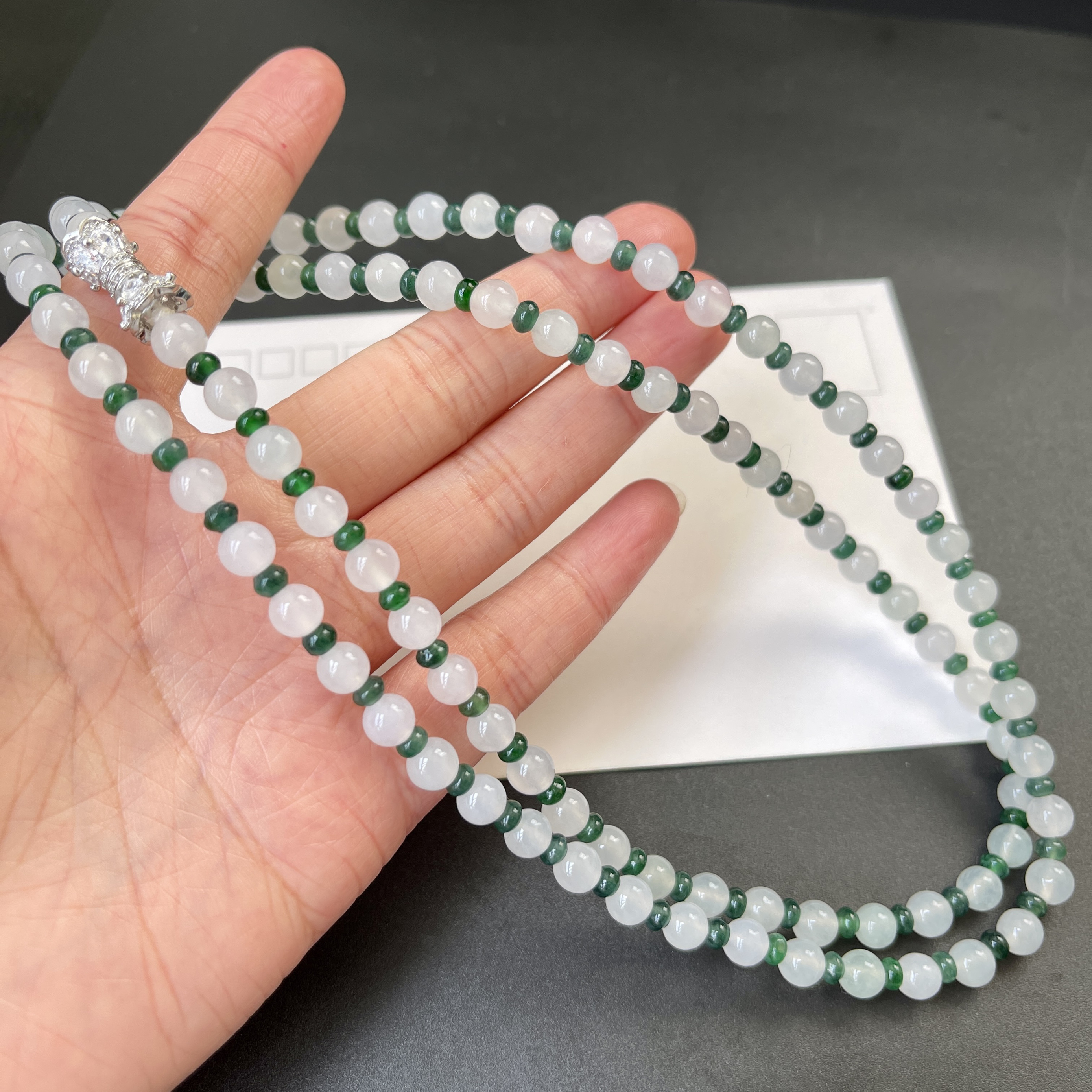 新中式翡翠串珠项链轻奢气质高级感珠链锁骨链女复古风手链两用款