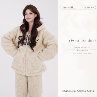 Bananagirl睡衣女冬季加厚珊瑚绒简约加绒连帽可外穿家居服冬天新