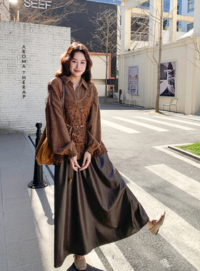 美拉德咖色针织罩衫衬衫套装女春季2026新款巨好看皮半身裙三件套