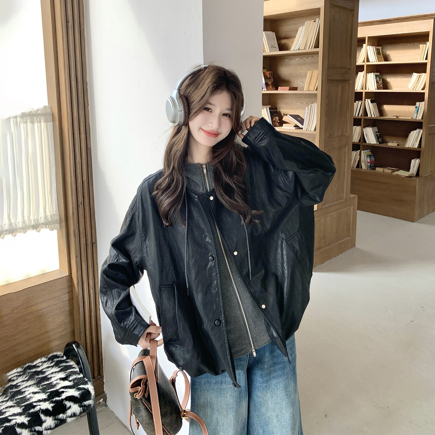 假两件连帽拼接黑色皮衣外套女春季2026新款机车服又酷又飒PU夹克