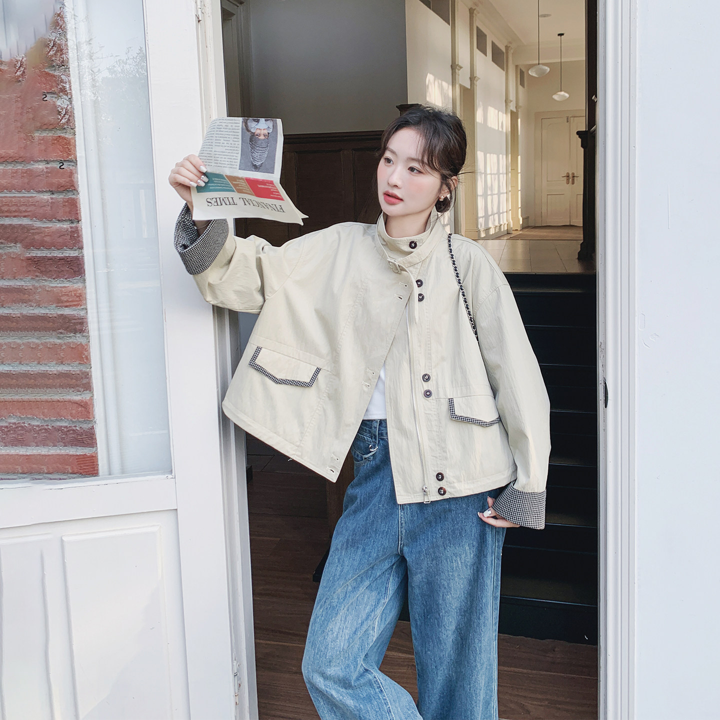 浅卡其格子拼接短款外套女春季2026新款小个子减龄俏皮巨好看上衣