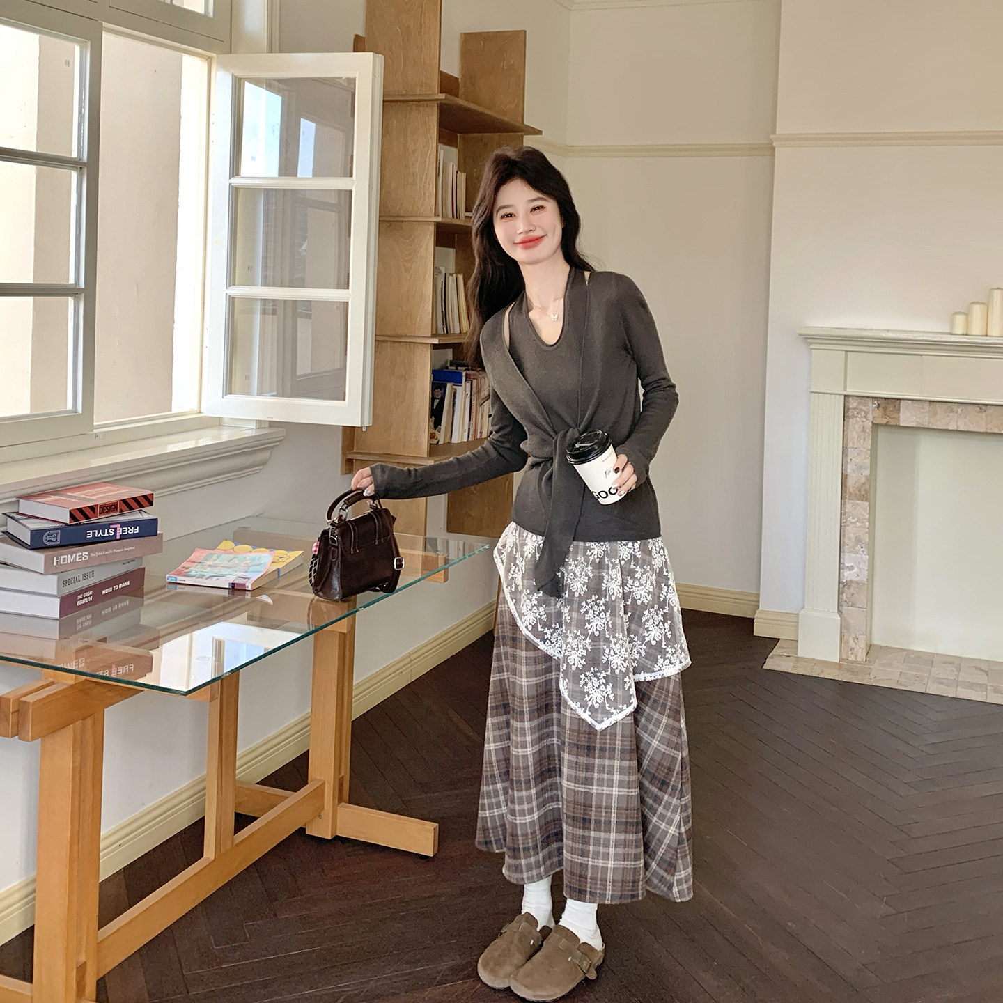 巨好看气质收腰T恤套装女春季2026新款蕾丝拼接格子半身裙两件套