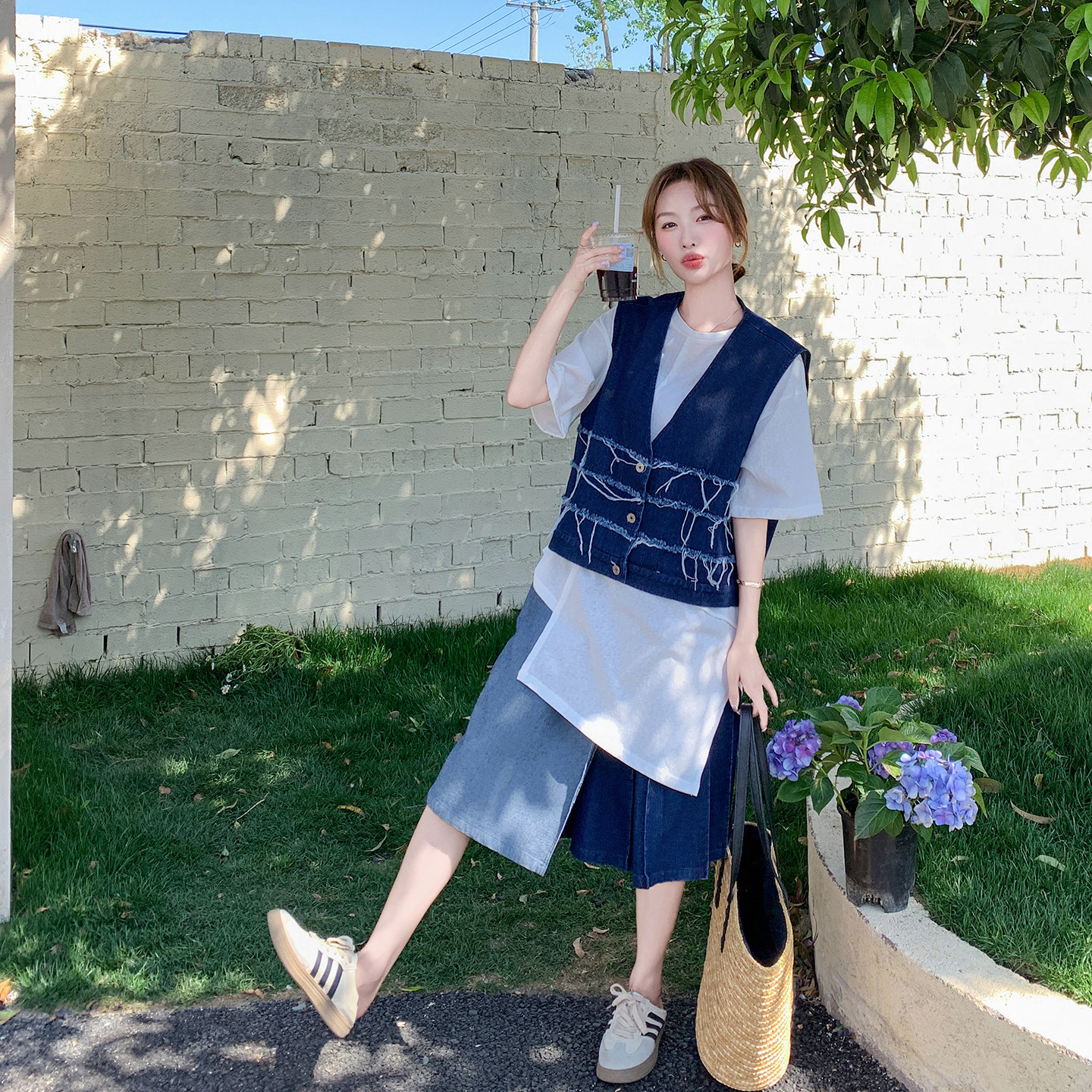 俏皮活泼甜美牛仔马甲T恤短裤套装女夏季2026新款大方得体三件套