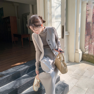 轻熟风气质超火流行爆款套装女春季2026新款马甲打底衫裙子三件套