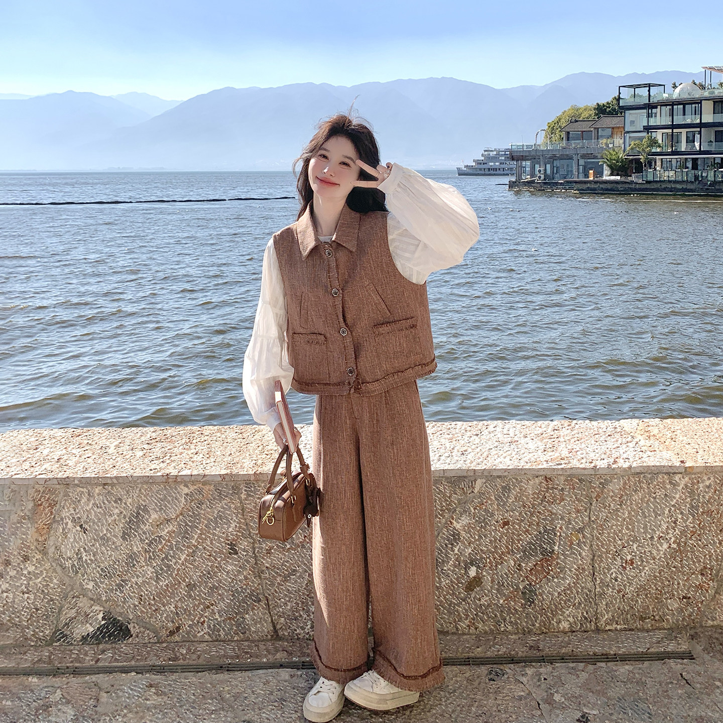 今年流行爆款超火巨好看套装女春季2026新款马甲衬衫阔腿裤三件套