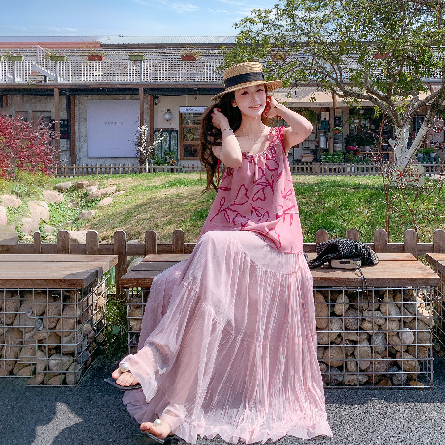 可盐可甜粉色碎花吊带套装女夏季2026新款多巴胺网纱半身裙两件套