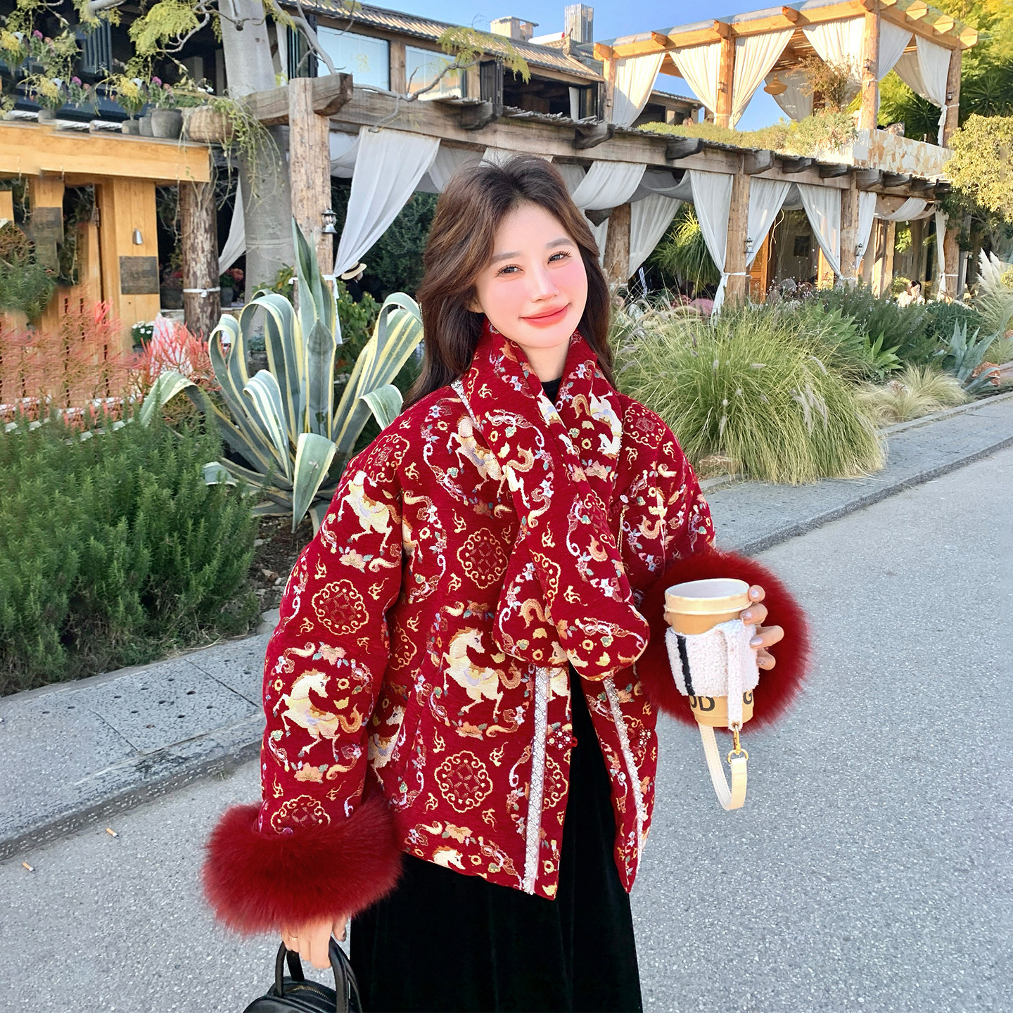 真狐狸毛红色刺绣90羽绒服女冬2025新款短款小个子新中式国风外套