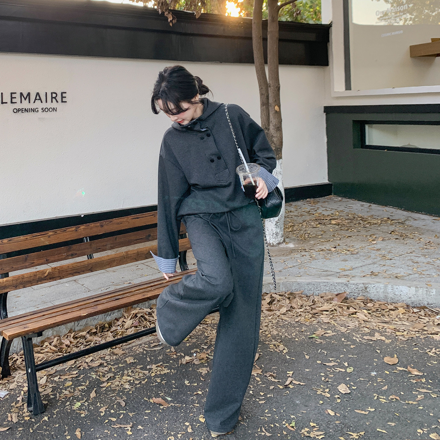 氛围感运动风条纹拼接灰色套装女春季2026新款连帽卫衣长裤两件套