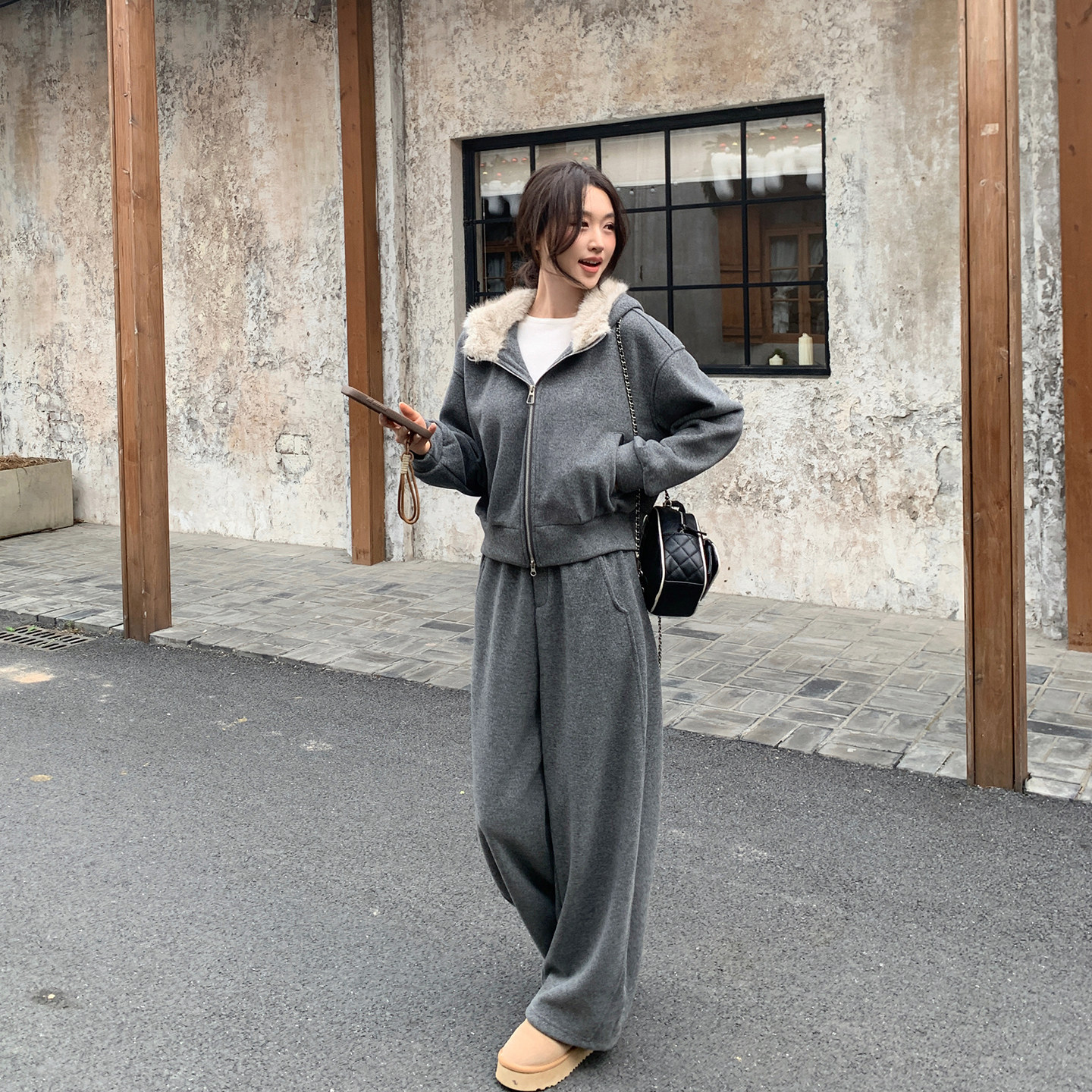 毛毛连帽巨好看休闲灰色卫衣套装裤女冬季2025新款加绒加厚两件套